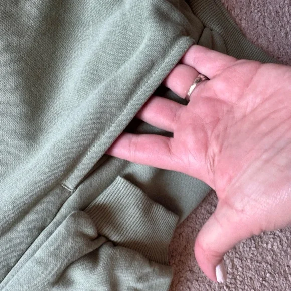 NWOT Kids NIKE Hoodie medium - Picture 3 of 3